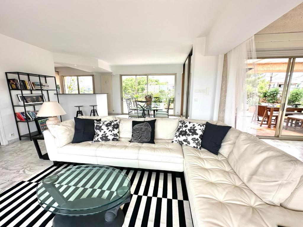 Panoramic Sea View Penthouse With Jacuzzi And 450 Sqm Terrace Apartment Antibes Bagian luar foto