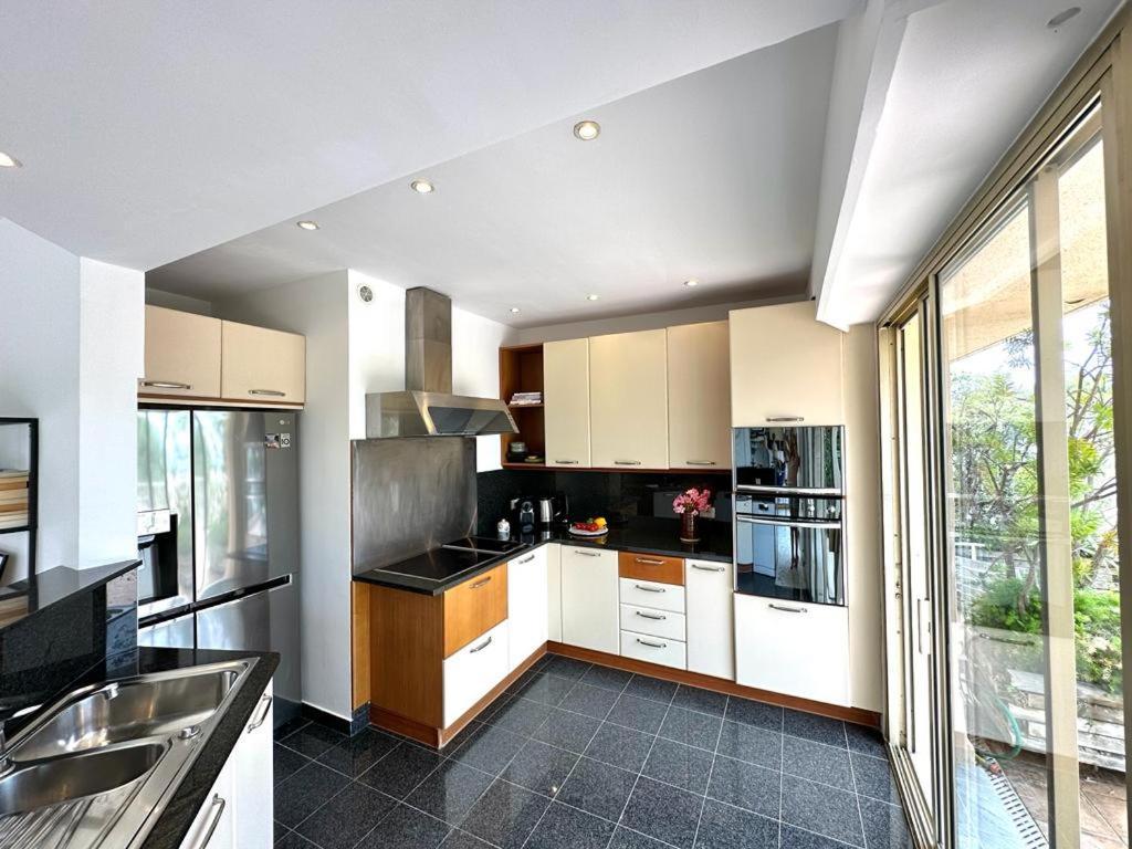 Panoramic Sea View Penthouse With Jacuzzi And 450 Sqm Terrace Apartment Antibes Bagian luar foto