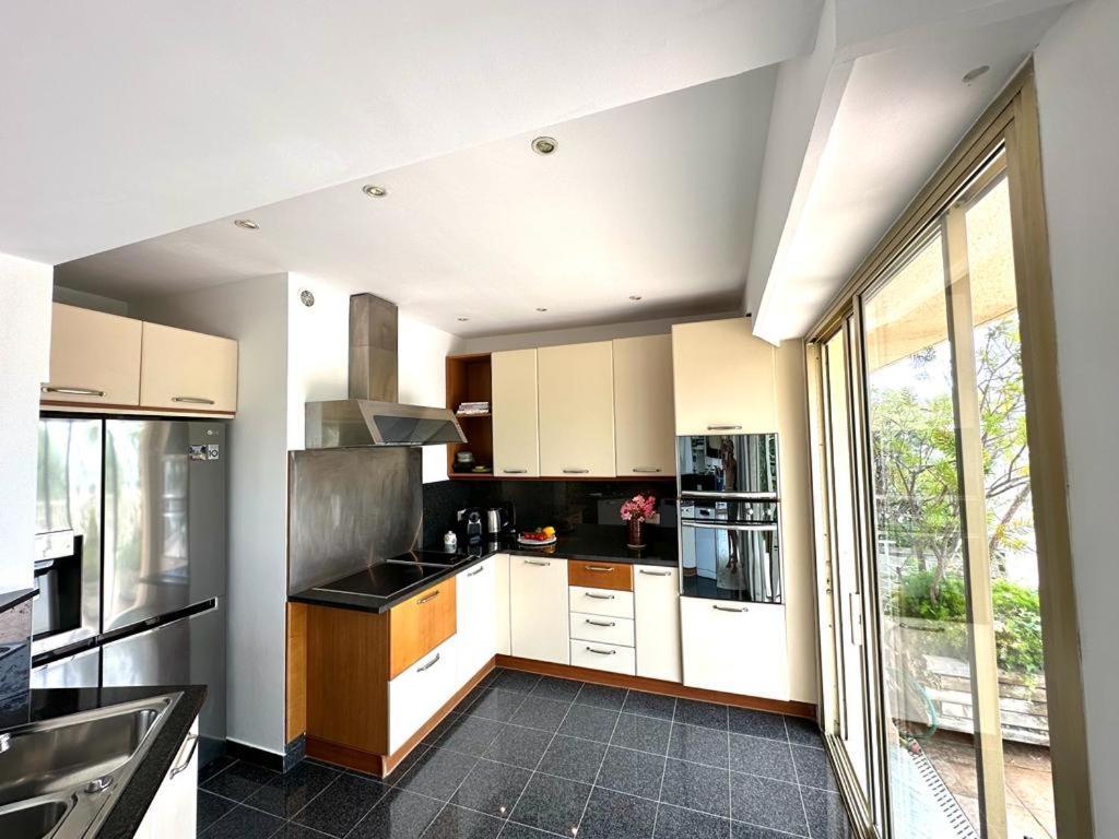 Panoramic Sea View Penthouse With Jacuzzi And 450 Sqm Terrace Apartment Antibes Bagian luar foto