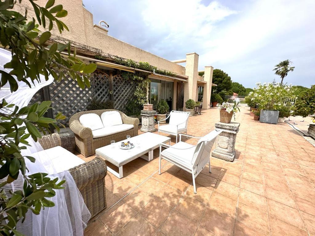 Panoramic Sea View Penthouse With Jacuzzi And 450 Sqm Terrace Apartment Antibes Bagian luar foto